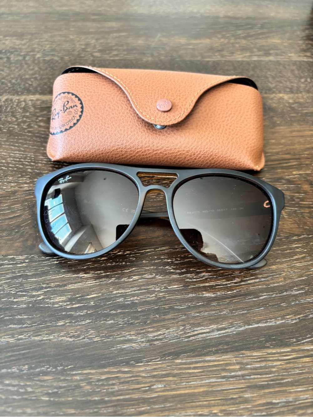 Ray-Ban Women’s Black Aviator Sunglasses with Brown Case